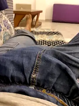 Lahcene online show from November 2025 01:44:02 PM