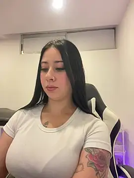 Snapshot of Zoee_t chatting on April 2026 05:16:01 AM Zoee t online show from April 2026 05:16:01 AM