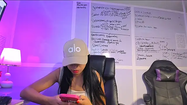 briambrows online show from January 2025 02:47:02 AM