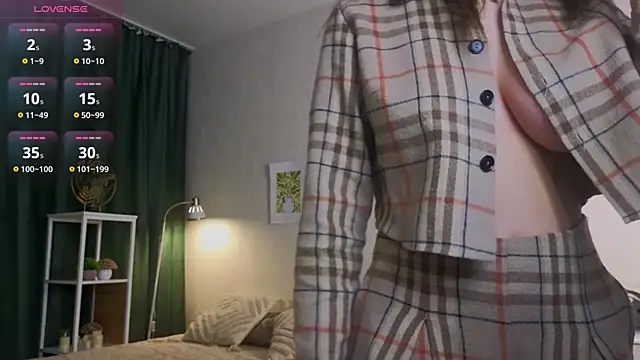 Snapshot of ElvaHilby chatting on February 2025 03:27:02 PM ElvaHilby online show from February 2025 03:27:02 PM