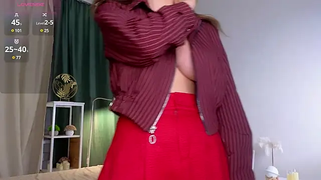 Snapshot of ElvaHilby chatting on March 2025 03:05:01 PM ElvaHilby online show from March 2025 03:05:01 PM