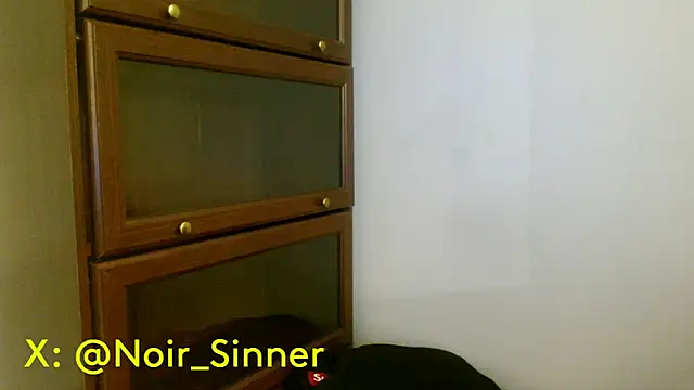 Snapshot of sinnernoir chatting on April 2026 05:34:01 AM sinnernoir online show from April 2026 05:34:01 AM