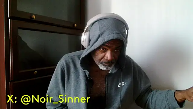 Snapshot of sinnernoir chatting on May 2026 11:04:01 AM sinnernoir online show from May 2026 11:04:01 AM
