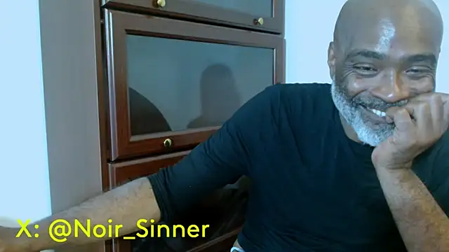 Snapshot of sinnernoir chatting on May 2026 10:41:02 PM sinnernoir online show from May 2026 10:41:02 PM