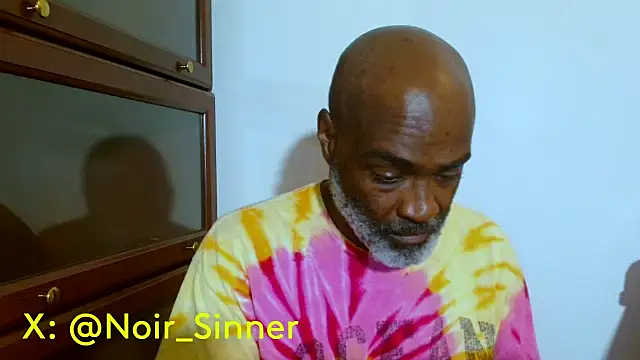 Snapshot of sinnernoir chatting on May 2026 01:22:02 AM sinnernoir online show from May 2026 01:22:02 AM