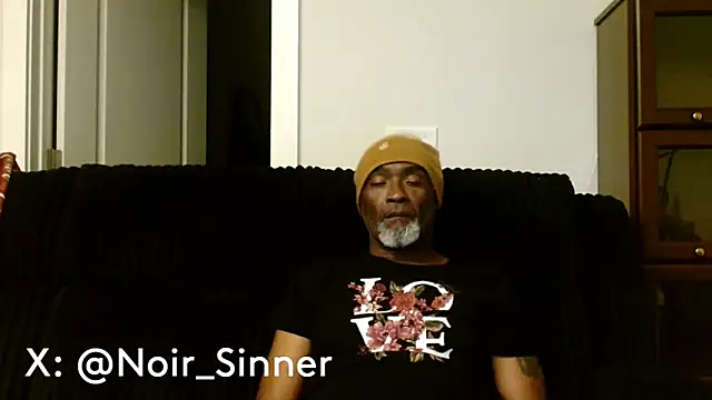 Snapshot of sinnernoir chatting on June 2026 07:03:01 AM sinnernoir online show from June 2026 07:03:01 AM