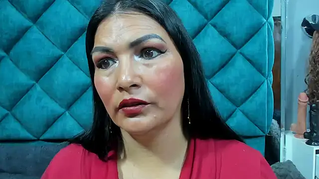 PENELOPELEWISs online show from November 2025 06:30:01 PM