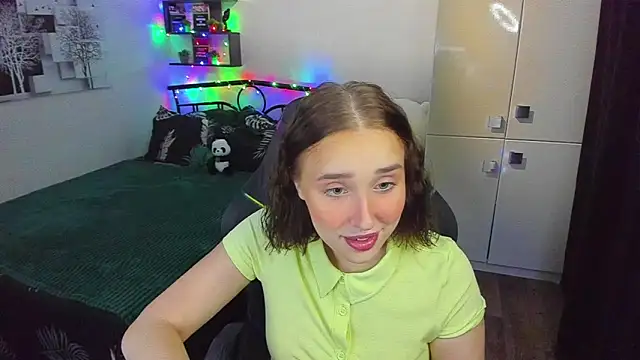 LinaTruly online show from March 2026 10:16:02 PM