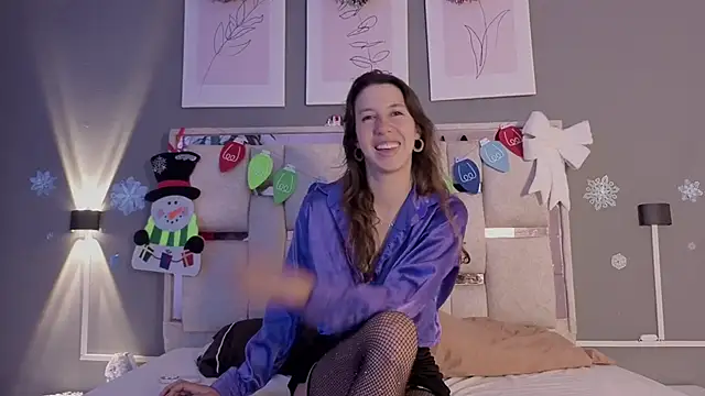 jolie lov online show from November 2025 01:33:02 PM