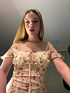 NicoleCut online show from September 2025 10:41:01 AM