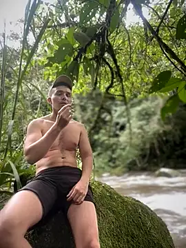 Snapshot of adam-rivera chatting on November 2025 08:36:02 PM adam-rivera online show from November 2025 08:36:02 PM