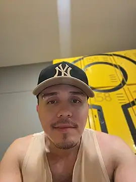 Snapshot of adam-rivera chatting on July 2026 05:04:02 PM adam-rivera online show from July 2026 05:04:02 PM