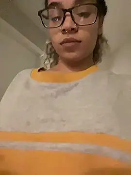 1prettygem online show from December 2024 06:17:02 AM