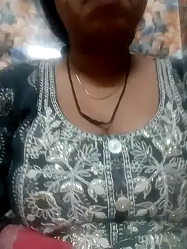 Snapshot of Haniya-143 chatting on March 2025 09:15:01 PM Haniya-143 online show from March 2025 09:15:01 PM