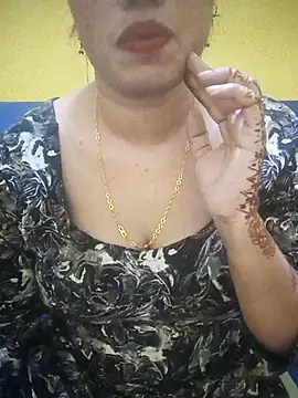 Snapshot of Haniya-143 chatting on September 2025 08:08:02 PM Haniya-143 online show from September 2025 08:08:02 PM