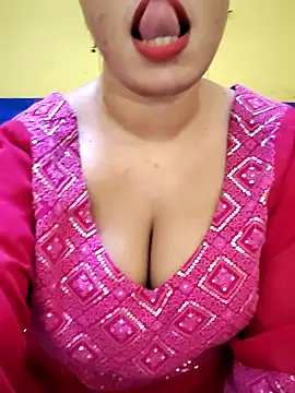 Snapshot of Haniya-143 chatting on September 2025 08:44:01 PM Haniya-143 online show from September 2025 08:44:01 PM