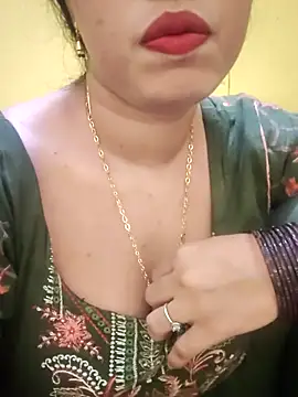 Snapshot of Haniya-143 chatting on October 2025 08:28:02 PM Haniya-143 online show from October 2025 08:28:02 PM