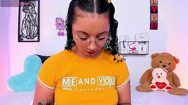 Mari Sweett online show from January 2025 04:10:01 PM