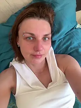 Snapshot of Magic__smile chatting on May 2026 11:28:01 AM Magic smile online show from May 2026 11:28:01 AM