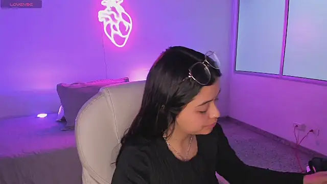 Ariana Pierce online show from November 2025 12:23:02 PM