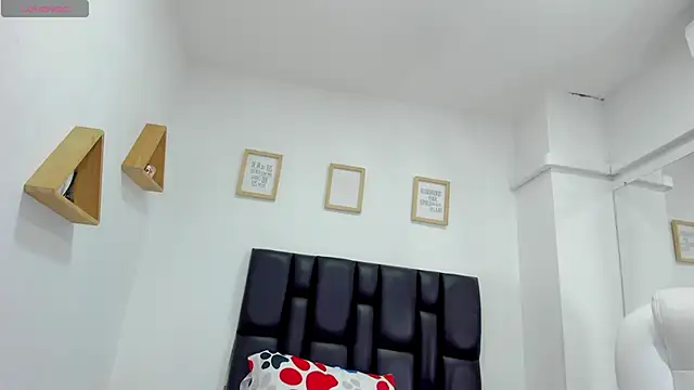 Snapshot of miaa-sofiaa chatting on January 2025 03:56:02 PM miaa-sofiaa online show from January 2025 03:56:02 PM