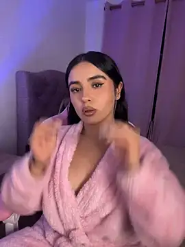 Emily-14 online show from November 2025 09:31:01 AM