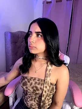 Emily-14 online show from November 2025 04:10:02 AM