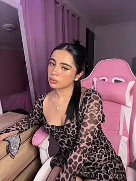 Emily-14 online show from June 2026 04:29:02 AM
