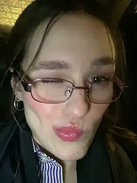 Mia Mia M online show from February 2026 05:56:01 PM