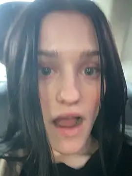 Mia Mia M online show from April 2026 04:22:01 PM