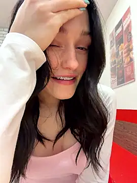Mia Mia M online show from July 2026 04:38:02 PM