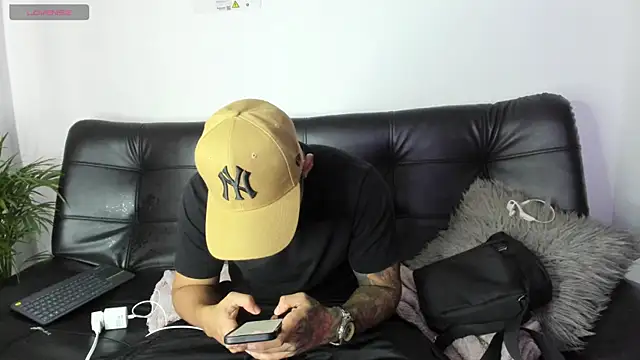 Sweet and caramel online show from February 2025 06:13:01 PM