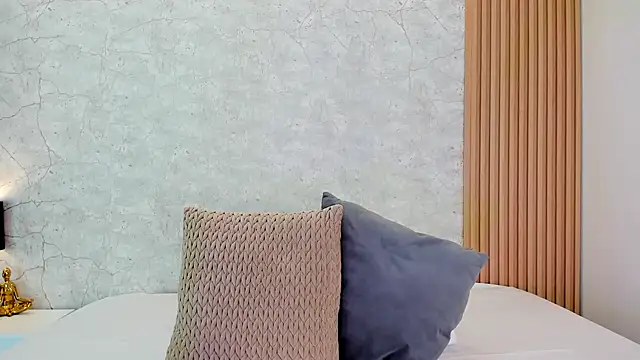 Freyaa   online show from March 2025 11:03:02 PM