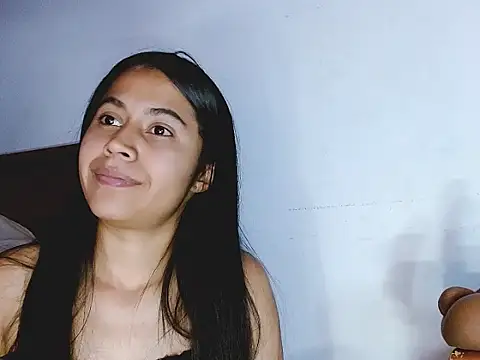 Snapshot of brihanna_lena chatting on June 2026 06:33:01 AM brihanna lena online show from June 2026 06:33:01 AM