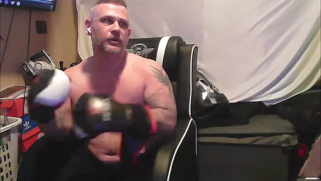 TwoFarty240 online show from January 2026 04:15:01 AM