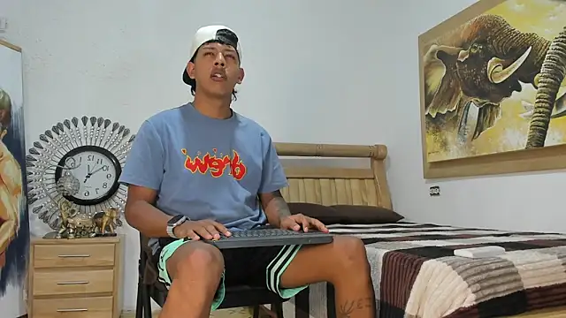 mr stiven  online show from April 2026 04:12:01 AM