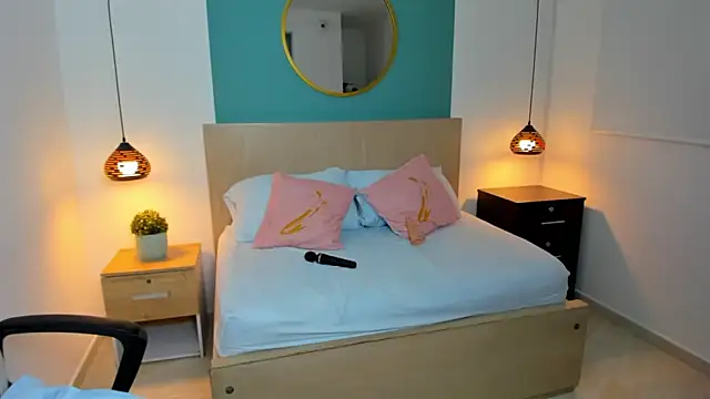 Snapshot of linda_rios_ chatting on December 2024 08:27:02 PM linda rios online show from December 2024 08:27:02 PM