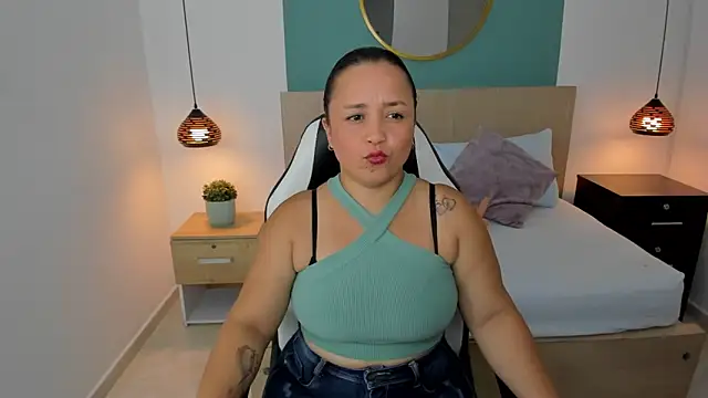 Snapshot of linda_rios_ chatting on January 2025 07:00:01 PM linda rios online show from January 2025 07:00:01 PM