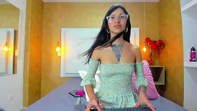 Milaspetite online show from January 2025 05:09:02 PM