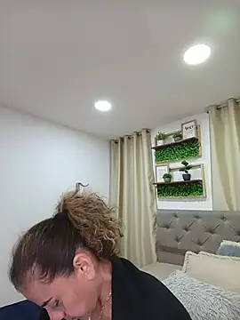 sasi luna online show from February 2026 07:18:01 AM