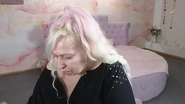 Snapshot of Penelope_Pinky chatting on April 2026 11:37:01 AM Penelope Pinky online show from April 2026 11:37:01 AM