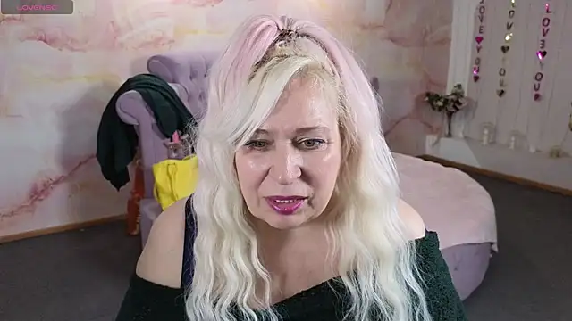 Snapshot of Penelope_Pinky chatting on May 2026 10:45:02 AM Penelope Pinky online show from May 2026 10:45:02 AM