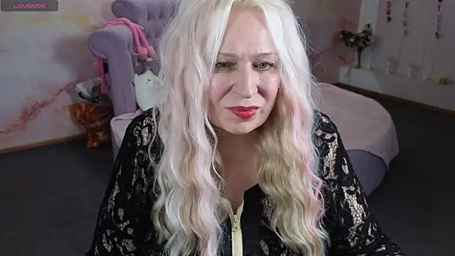 Snapshot of Penelope_Pinky chatting on May 2026 02:14:02 PM Penelope Pinky online show from May 2026 02:14:02 PM