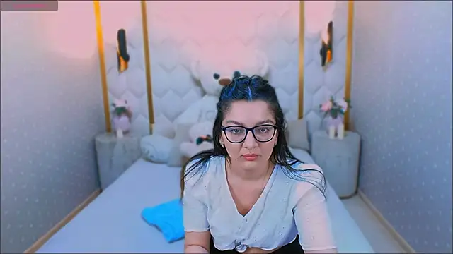 ZarifaBev online show from January 2025 04:16:01 PM