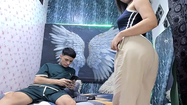 exotic hot couple online show from March 2026 10:53:01 PM