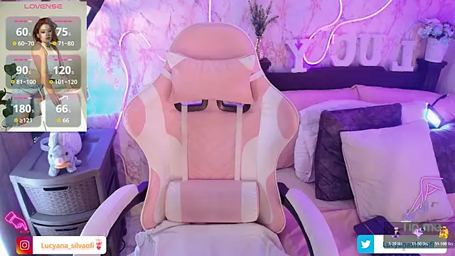 LucyanaSilva online show from November 2025 01:00:02 PM