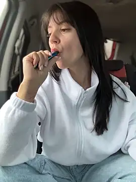 JulliaVegas online show from October 2025 02:11:02 AM