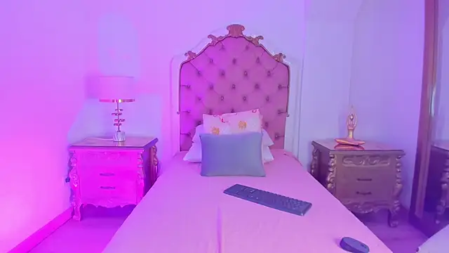 rebeca watsson online show from November 2025 11:32:02 AM