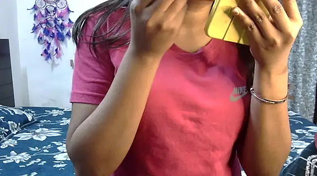 hot  surbhi online show from March 2025 12:20:01 PM