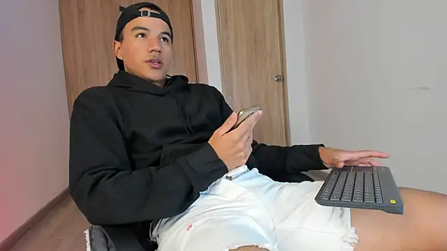 lucas wellx online show from June 2026 02:40:01 AM